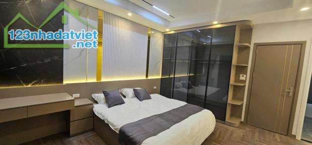 BÁN GẤP CÓ SỔNHÀ 6 TẦNG MỚI - GẦN PHỐ - THANG MÁY NHẬP KHẤU. * Nội thất cao cấp, thiết kế - 1
