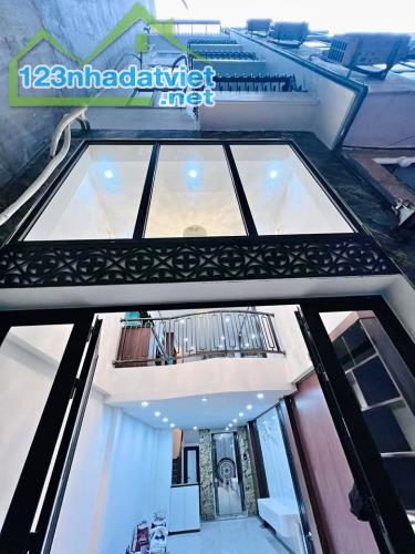 Bán nhà Xuân Diệu-Tây Hồ 45m2  6 tầng thang máy full nội thất giá chỉ 8,6 tỷ