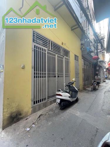 MIẾNG ĐẤT DUY NHẤT XÓT LẠI - XÂY TOÀ CCMN CỰC ĐẸP - LÔ GÓC NỞ HẬU - GẦN PHỐ - TRUNG TÂM Q