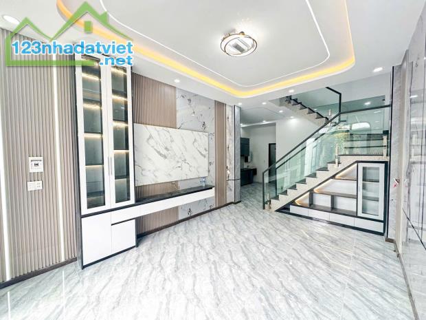 Bán nhà 2 Tầng Bửu Hòa,full nội thất đẹp xịn mịn,đường xe hơi đổ cửa