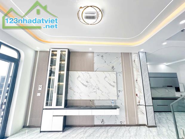 Bán nhà 2 Tầng Bửu Hòa,full nội thất đẹp xịn mịn,đường xe hơi đổ cửa - 1