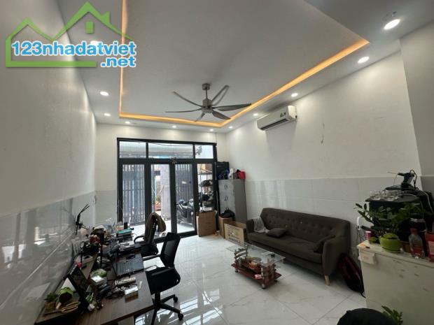NGAY EMART PHAN HUY ÍCH TRƯỜNG CHINH GÒ VẤP-3 TẦNG-4.1Mx17M-HẺM NHỰA ĐẸP 6M XE HƠI TRÁNH - 2