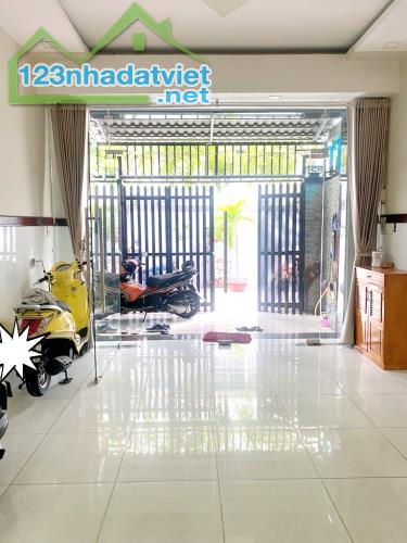 BÁN GẤP NHÀ 4 TẦNG ,4PN ,HẺM XE HƠI TRẦN XUÂN SOẠN ,QUẬN 7 ,NHĨNH 11 TỶ. - 4