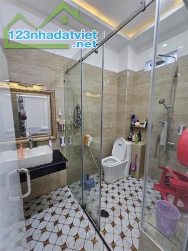 NHÀ ĐẸP - GẦN CV LÀNG HOA GV & CHỢ HẠNH THÔNG TÂY QUANG TRUNG  - HXH SÁT MT - DT 72M² - 4 - 5
