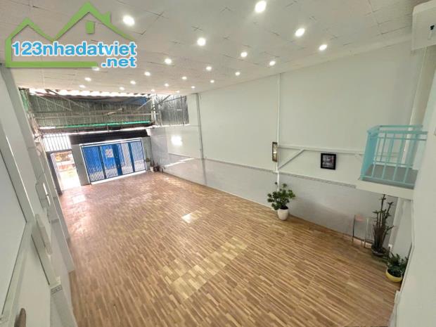 Bán Nhà Hẻm Xe Hơi, Phạm Hữu Lầu, 200m2, 2 Tầng, Chỉ 11 Tỷ, Phú Mỹ, Quận 7