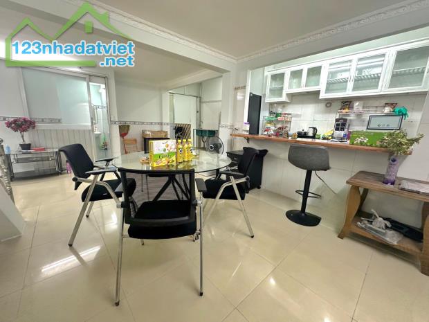 Bán Nhà Hẻm Xe Hơi, Phạm Hữu Lầu, 200m2, 2 Tầng, Chỉ 11 Tỷ, Phú Mỹ, Quận 7 - 1
