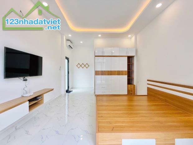 VILLA MINI  TUYỆT VỜI ĐỂ NGHỈ NGƠI VÀ HƯỞNG THỤ – DIỆN TÍCH ĐẤT 102M2- GẦN EMART2 -