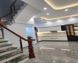 BÁN NHÀ 3 TẦNG Ở NGAY, CMT8, Q3, FULL NỘI THẤT CC, (5.2M*14M)72M2, 3PN TO, 11.5 TỶ BL
