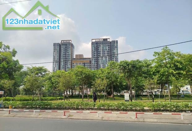 Bán 8000m2 đất Sát bên cầu Nguyễn Văn Cừ, liền kề Quận 1, 4 và Quận 5