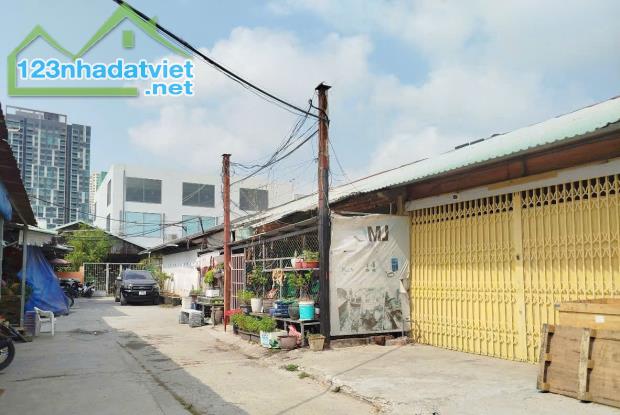 Bán 8000m2 đất Sát bên cầu Nguyễn Văn Cừ, liền kề Quận 1, 4 và Quận 5 - 1