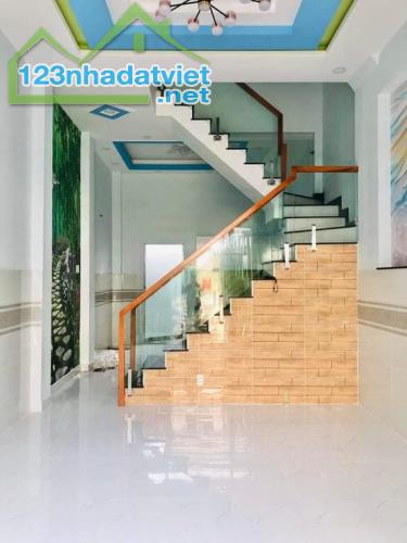 Bình Tân,Nhà 4 tầng,gần MT kinh doanh, Khu vip Lê Văn Quới,giá rẻ.