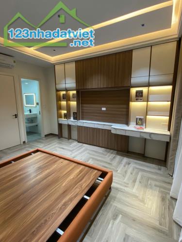 Nhà Mới 5 Tầng Thang Máy 35m, Căn Góc, Gần Phố - Chợ Hà Đông, Giá 8 Tỷ. LH: Hoàng Trung - 4