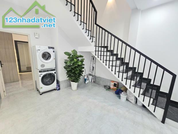 Bán nhà mặt phố Linh Trung, Thủ Đức, 57m2, 9.5 tỷ, 4 tầng, 5PN - 2