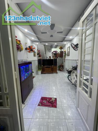 NGAY KHU XỬ LÝ NƯỚC THẢI, SÁT CÔNG VIÊN, GẦN CHỢ GÒ XOÀI VÀ CHỢ BÌNH LONG, 30M2, 2 TẦNG