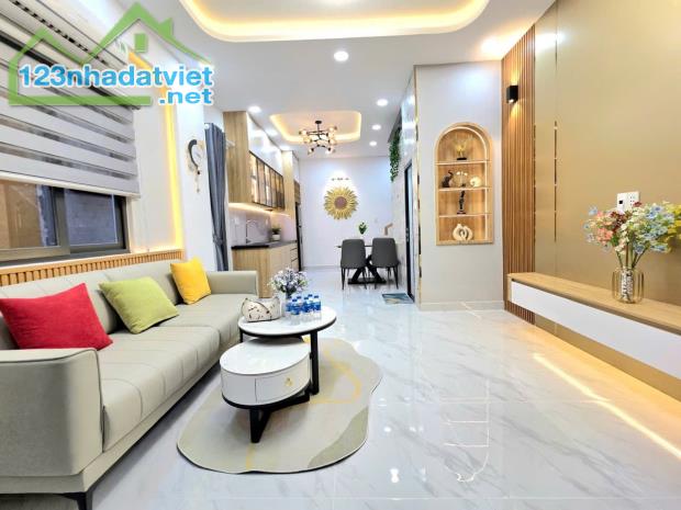 BÁN NHÀ MỚI - CHÍNH CHỦ - 2PN LÓN - HẺM 3M - TẶNG FULL NỘI THÂT - TÂN ĐỊNH - P1 - QUẬN 1