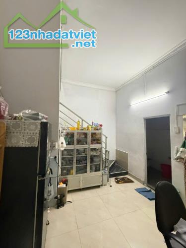 Bán Nhà Nguyễn Ảnh Thủ 40m2, 2Tầng, đường 7m, xe hơi ngủ trong nhà - 2