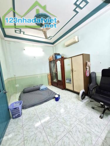 NHÀ ĐẸP QUANG TRUNG GV - GẦN CHỢ HẠNH THÔNG TÂY - HXH ĐỖ CỬA 10M RA MT - DT 85M² - 4 TẦNG - 3