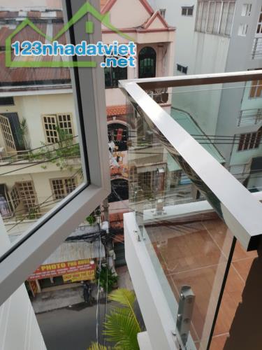 Nhà 7 tầng gốc 2 mặt tiền,5,3x17m  ngay công viên Gia Định Phú Nhuận chỉ 24 tỷ - 5
