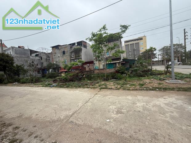 Chính chủ cần bán nhanh lô góc ngay bênh viện ĐK tt Gia Bình Bắc Ninh