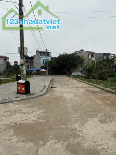 Chính chủ cần bán nhanh lô góc ngay bênh viện ĐK tt Gia Bình Bắc Ninh - 1