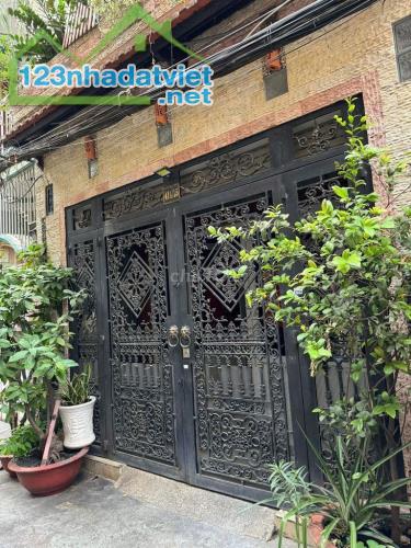 Bán nhà HXH 411 Nguyễn Đình Chiểu Q3, 4.5x12m nở hậu, 4 tầng chỉ 15 tỷ