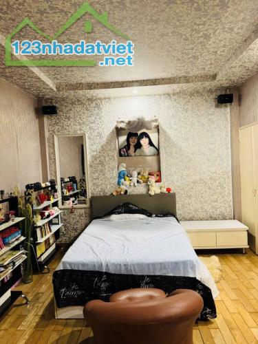 Bán nhà HXH 411 Nguyễn Đình Chiểu Q3, 4.5x12m nở hậu, 4 tầng chỉ 15 tỷ - 1
