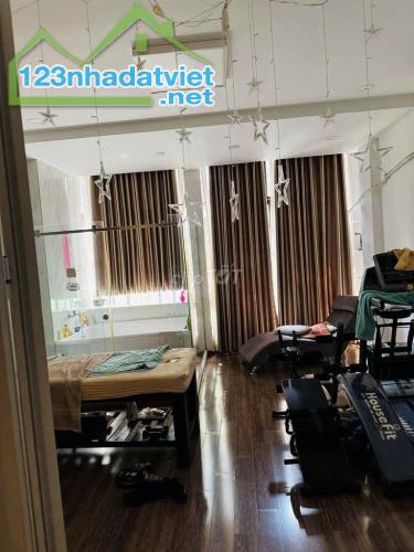 Bán nhà HXH 411 Nguyễn Đình Chiểu Q3, 4.5x12m nở hậu, 4 tầng chỉ 15 tỷ - 4