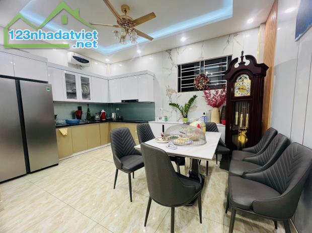 Nhà đẹp phố Quang Tiến 35M x 5T Ô TÔ, KD, 2 thoáng Full nội thất ở ngay 5,6 tỷ - 1