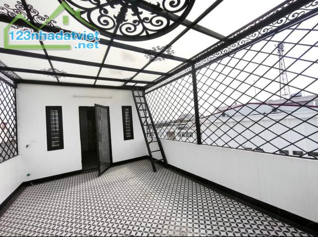 CHỈ 286TR 1M CÓ NHÀ BIỆT THỰ 4TẦNG GARA SÁT HỒ TÂY