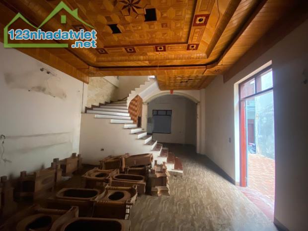BÁN 120 Sẵn Nhà 3 Tầng tại Vân Hà - 2 mặt ngõ - Ô tô đỗ cửa - Giá Đầu Tư - 1
