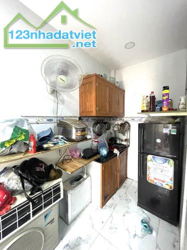 Bán nhà Âu Cơ, Phú Trung, Tân Phú, gần Đầm Sen, nhà 3 tầng đẹp, chỉ hơn 1 tỷ