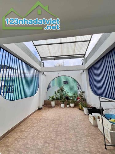 # Nhà gần MT Thi Sách gần Sân Bay, Ô tô Đậu vài bước, 60m2, 3 tầng mới xấy 2 năm, 4.5 tỷ - 3