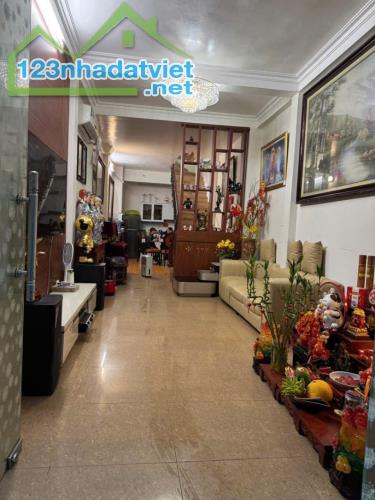 Bán nhà riêng Thái Thịnh 60m2 5tầng giá chỉ có 12.7 tỷ