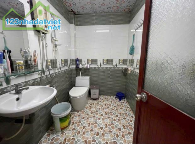 💥 Cực phẩm nhà ngay KCN Hiệp Thạnh,Gò Dầu cho thuê 3tr5/th, 156m2,Sổ Riêng 460T