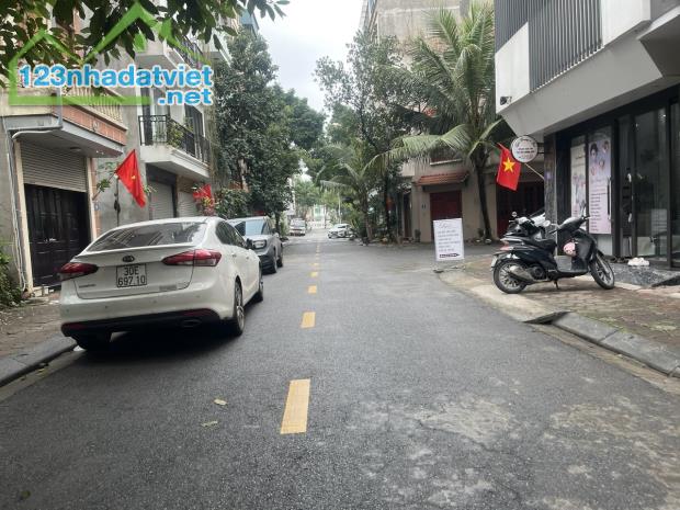 Bán Nhà TĐC Giang Biên, Phạm Khắc Quảng, vỉa hè ô tô tránh 43m x 4T, MT 3.8m, nhỉnh 11 tỷ