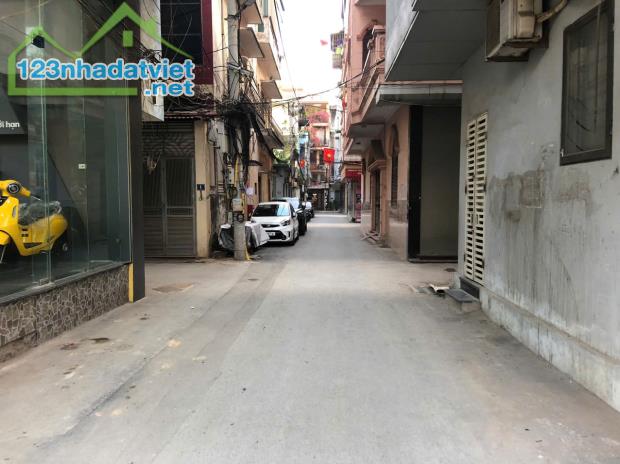 🏡 BÁN NHÀ LÔ GÓC, 5 TẦNG, CÓ THANG MÁY - MỚI ĐẸP DT 30M2, LÊ TRỌNG TẤN.