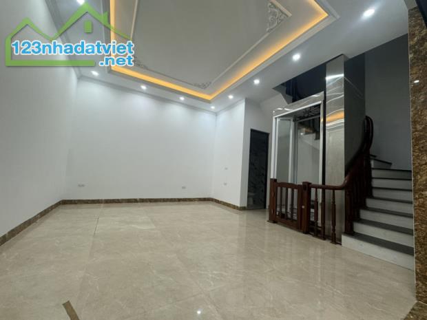 🏡 BÁN NHÀ LÔ GÓC, 5 TẦNG, CÓ THANG MÁY - MỚI ĐẸP DT 30M2, LÊ TRỌNG TẤN. - 2