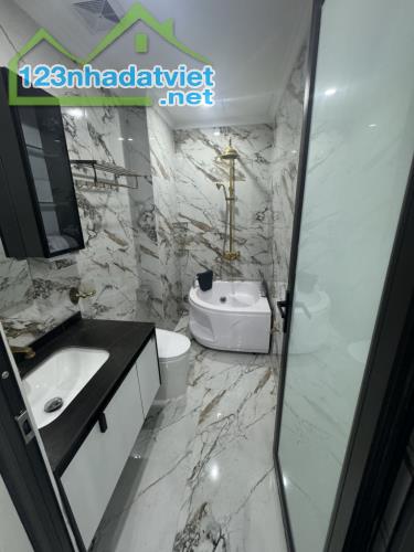🏡 BÁN NHÀ LÔ GÓC, 5 TẦNG, CÓ THANG MÁY - MỚI ĐẸP DT 30M2, LÊ TRỌNG TẤN. - 5