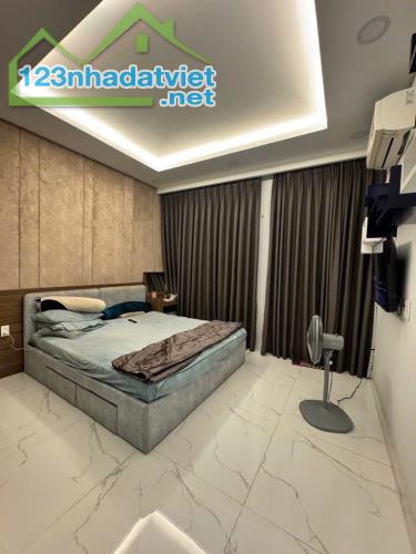 Bán nhà Bờ Bao Tân Thắng - Tân Phú – 5 Tầng – 6 Phòng ngủ – Có thang máy - 4