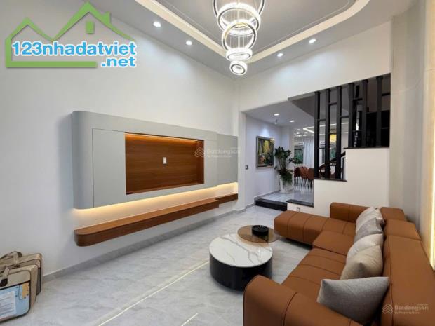 🏠 Bán nhà Huỳnh Tấn Phát, Phú Thuận, Q.7, 55m² (4x13m), 7.9 tỷ 🏠