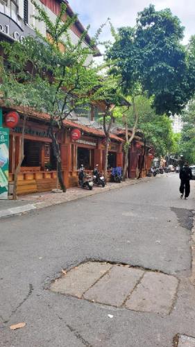 Bán nhà TT tầng 1 lô góc 100m2 mặt tiền 7m kinh doanh đỉnh