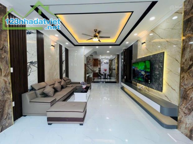 🏠 Bán nhà Nguyễn Văn Quỳ, Phú Thuận, Q.7, 66m² (6x11m), 8.2 tỷ 🏠 - 1