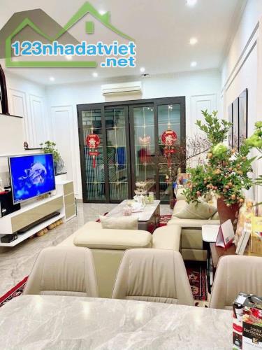 Hai chào bán gấp nhà phố Văn Cao Thụy Khuê Tây Hồ 60m 5 tầng mt 5M ở luôn giá hơn 11 tỷ - 1
