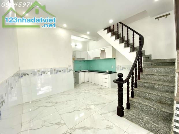 BÁN GẤP NHÀ GIÁ TỐT  NHẤT KHU VỰC 2 TẦNG MÁI THÁI MỚI 57 M2- XE HƠI NGỦ TRONG NHÀ - NGAY - 1