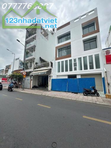 Tòa nhà MT Quận 1 rẻ đẹp - Ngay góc Điện Biên Phủ vị trí siêu đẹp.