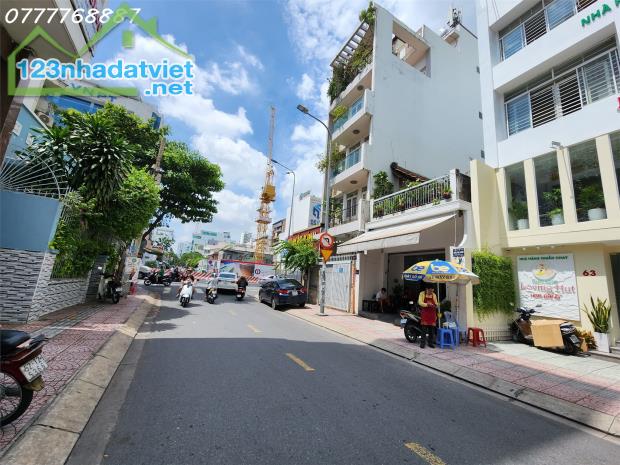 Tòa nhà MT Quận 1 rẻ đẹp - Ngay góc Điện Biên Phủ vị trí siêu đẹp. - 1