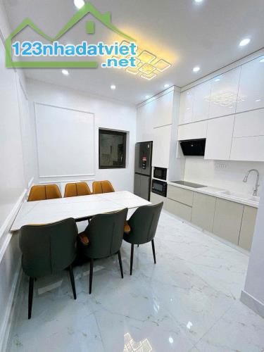 BÁN NHÀ PHỐ TỨ LIÊN, TÂY HỒ, 1 NHÀ RA MẶT PHỐ, THANG MÁY, DT 80M2* 5 TẦNG* GIÁ 15.5 TỶ - 3