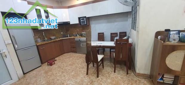 Cho thuê nhà ngõ ba gác phố Xã Đàn Đống Đa 42m x 4 tầng, giá 17tr/tháng