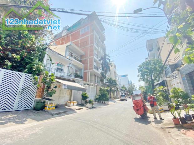 Bán tòa văn phòng 93 Đường Số 49 p Tân Quy Q7 - 1