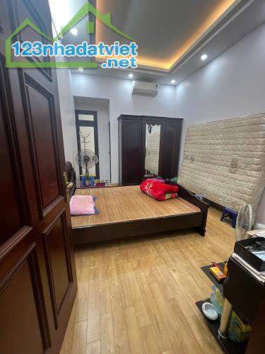 Bán Nhà Mặt Phố Hoa Bằng. Cầu Giấy. 6 Tầng Thang Máy. Ô Tô. DT 62m2. MT 3,6m. Giá 19,4 Tỷ. - 1